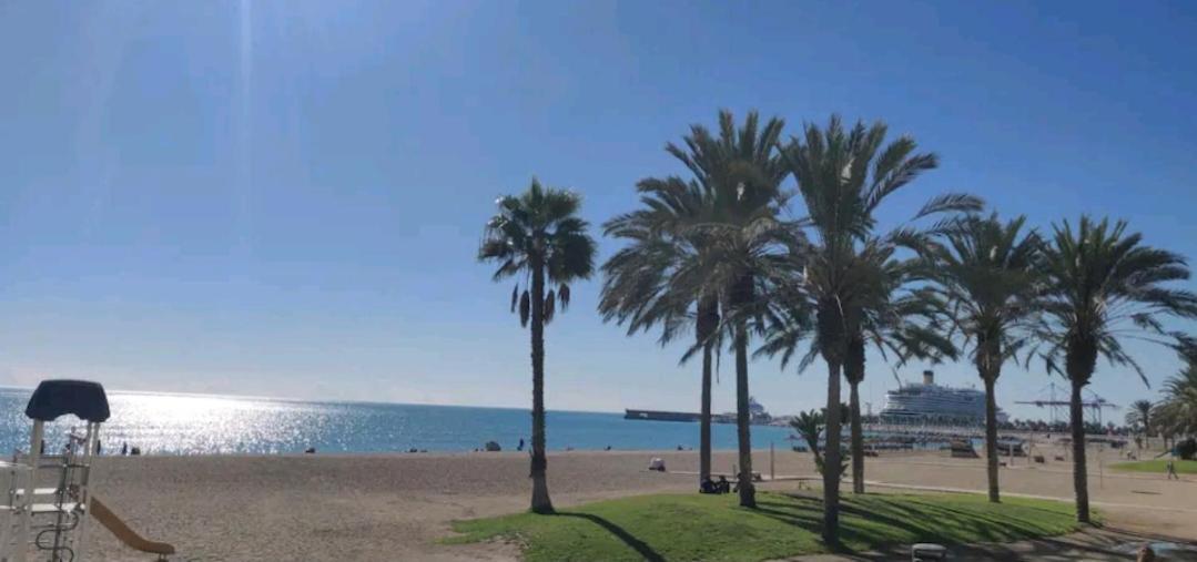 Beach House Apartment, Playa Malagueta Málaga Eksteriør bilde