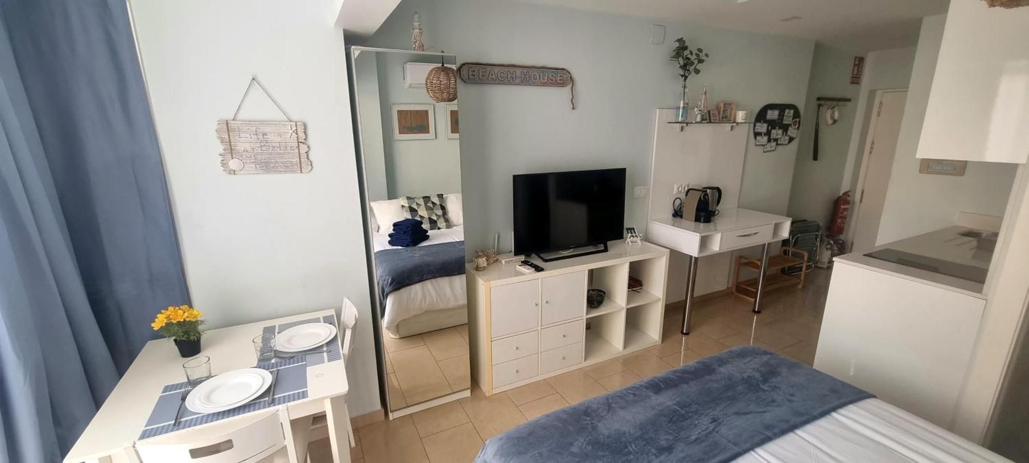 Beach House Apartment, Playa Malagueta Málaga Eksteriør bilde